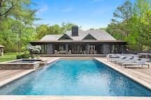 Merchant Manor - Pool, Tennis Court, Game Room