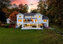 Lakeshore Crest Estate - Private Dock & Pool