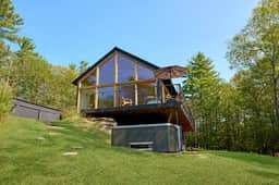 Hillcrest Lodge - Pool, Hot Tub, Fire Pit, Gym