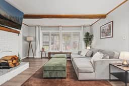 Pondview Manor - Spacious Farmhouse w/ Pond