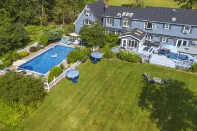 Pondview Manor - Spacious Farmhouse w/ Pond