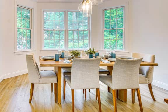 Highland Colonial - Spacious Home w/ Pool