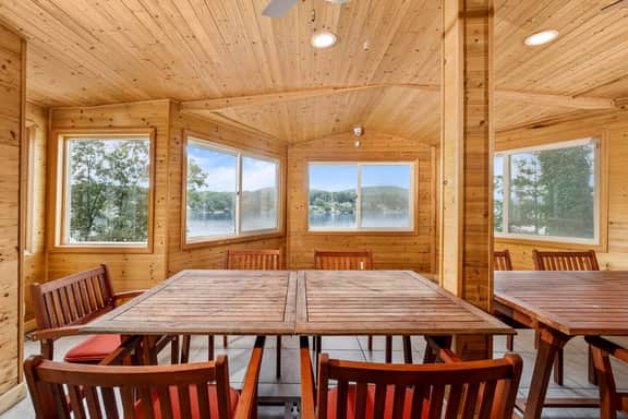 North Cliff House - Private Dock & Sauna