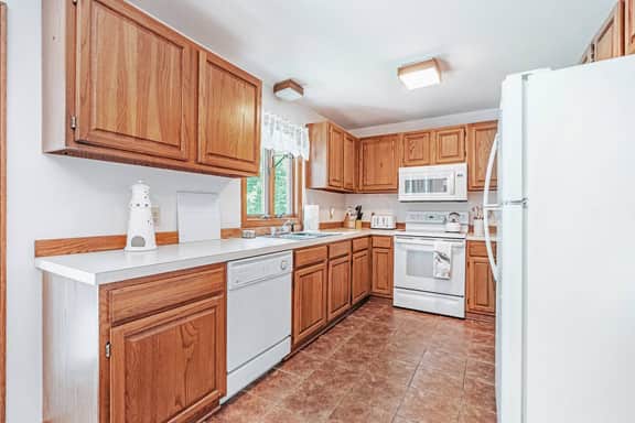Duneside Cottage - Minutes from Town Beach