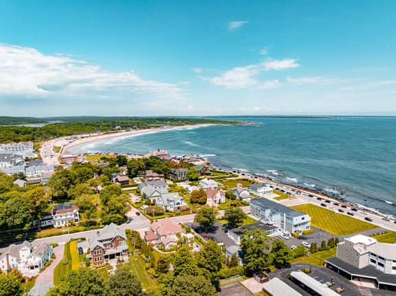 Duneside Cottage - Minutes from Town Beach