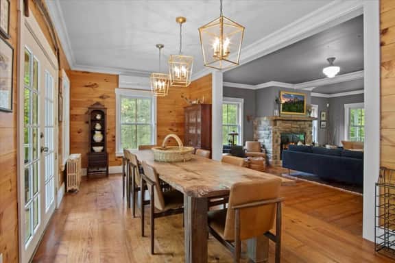 Fern Leaf Farmhouse - Pool & Pickleball Court