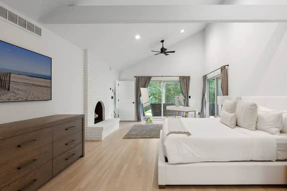 Merchant Manor - Pool, Tennis Court, Game Room